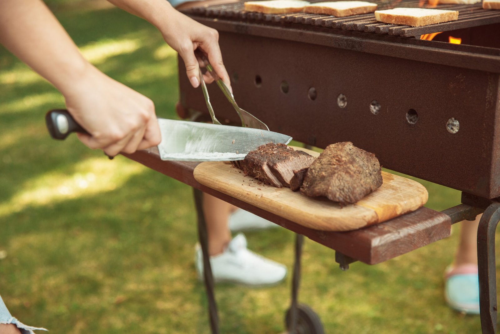 How To Choose The Right Barbecue Accessories For Your Grilling Style